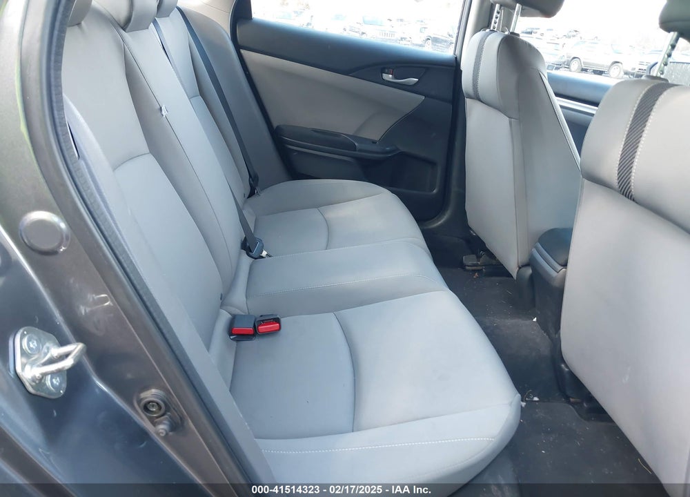 2018 HONDA CIVIC LX VIN: 2HGFC2F58JH520543