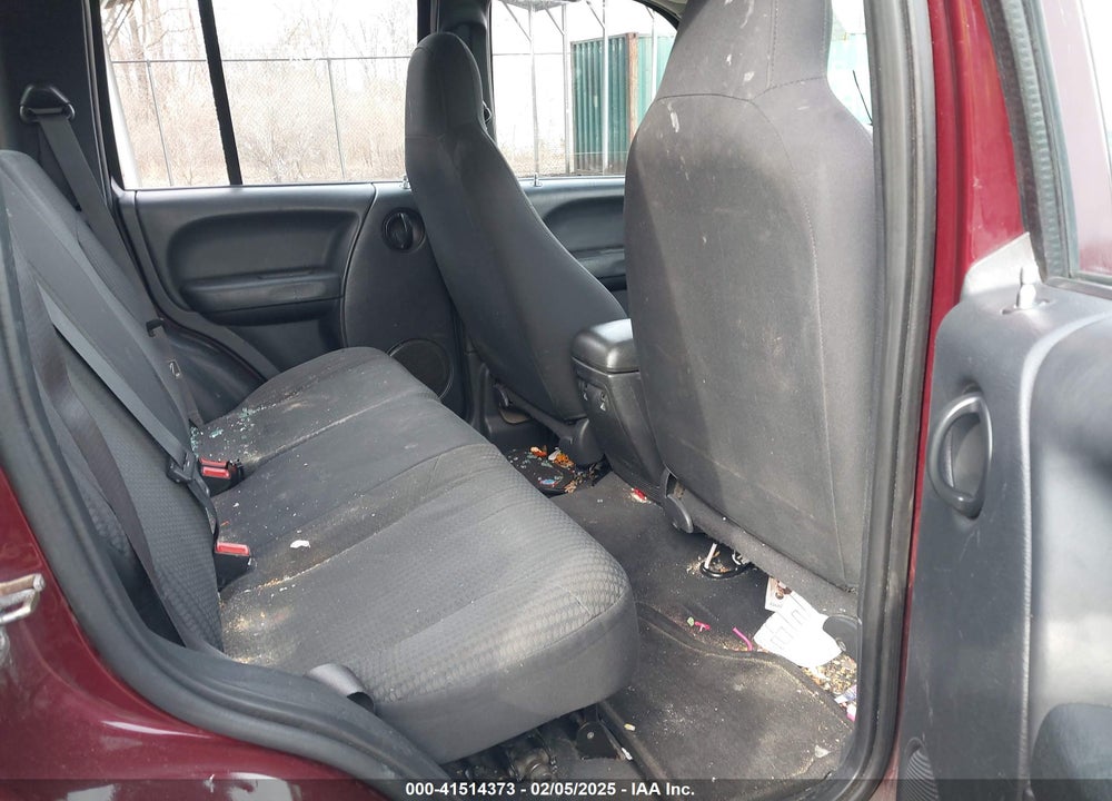 2003 JEEP LIBERTY SPORT VIN: 1J4GL48K03W678164