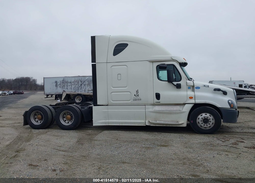 2016 FREIGHTLINER CASCADIA 125 VIN: 3AKJGLD59GSGT5542