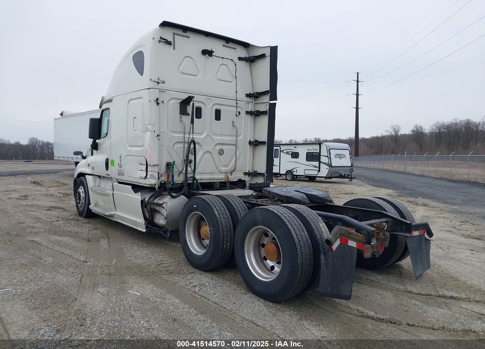 2016 FREIGHTLINER CASCADIA 125 VIN: 3AKJGLD59GSGT5542