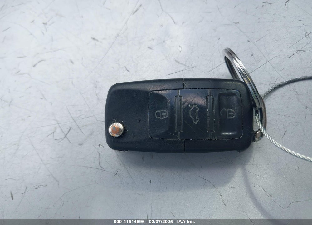 2004 VOLKSWAGEN NEW BEETLE GLS 1.8T VIN: 3VWCD31C74M412136