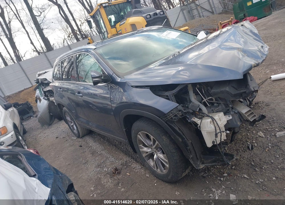 2015 TOYOTA HIGHLANDER XLE V6 VIN: 5TDJKRFH9FS140490