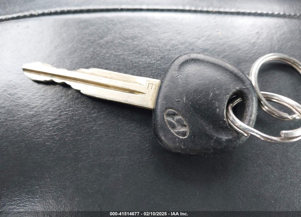 2004 HYUNDAI SONATA GLS/LX VIN: KMHWF35H54A993497