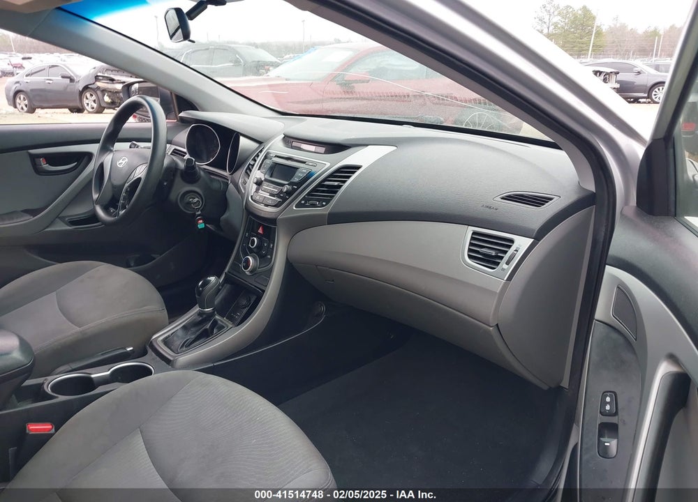 2015 HYUNDAI ELANTRA VIN: 5NPDH4AE7FH623414