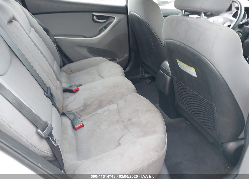 2015 HYUNDAI ELANTRA VIN: 5NPDH4AE7FH623414