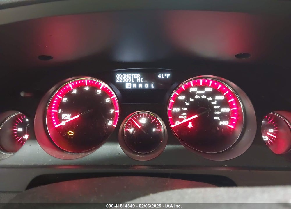 2008 GMC ACADIA SLT-2 VIN: 1GKEV33768J120221