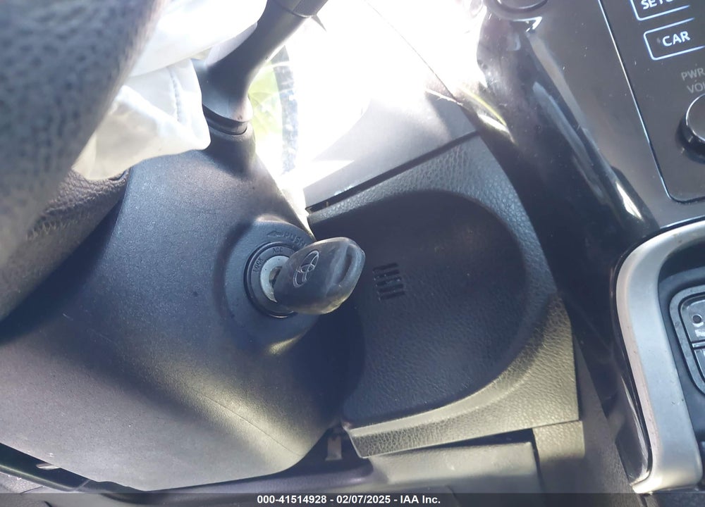 2018 TOYOTA COROLLA VIN: 5YFBURHE8JP753946