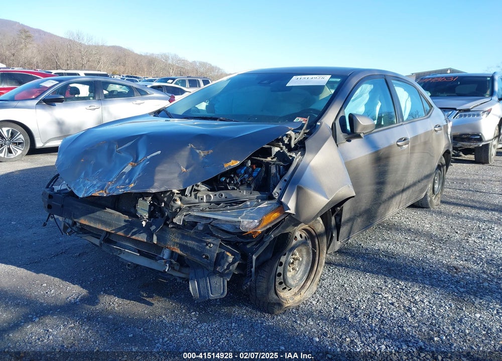 2018 TOYOTA COROLLA VIN: 5YFBURHE8JP753946