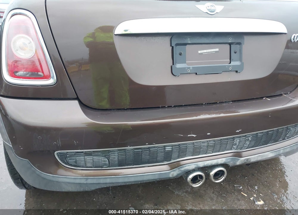 2010 MINI COOPER S VIN: WMWMF7C53ATZ72401