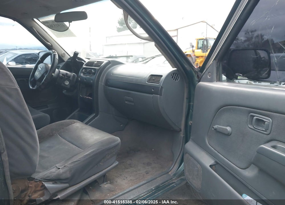 2002 NISSAN FRONTIER XE VIN: 1N6DD26S42C333455
