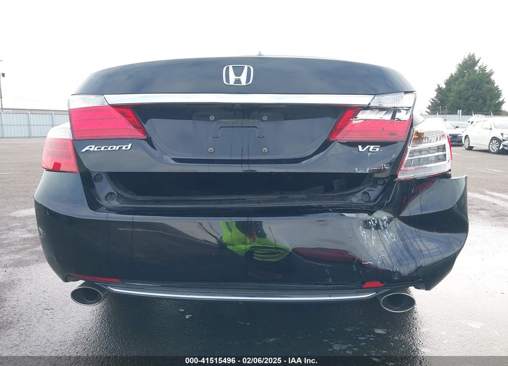 2013 HONDA ACCORD SDN VIN: 1HGCR3F84DA037586