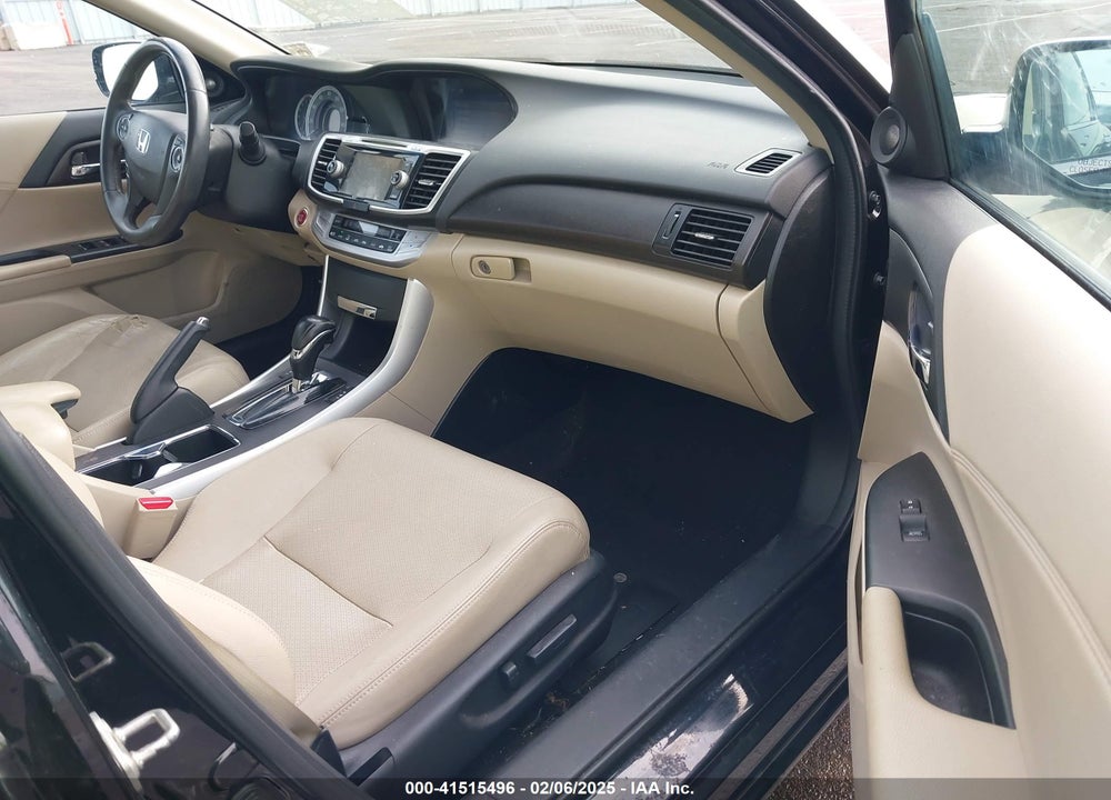 2013 HONDA ACCORD SDN VIN: 1HGCR3F84DA037586
