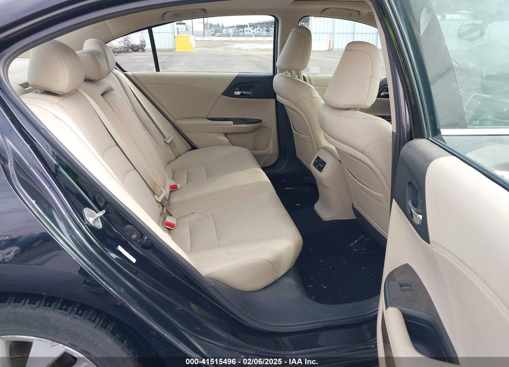 2013 HONDA ACCORD SDN VIN: 1HGCR3F84DA037586
