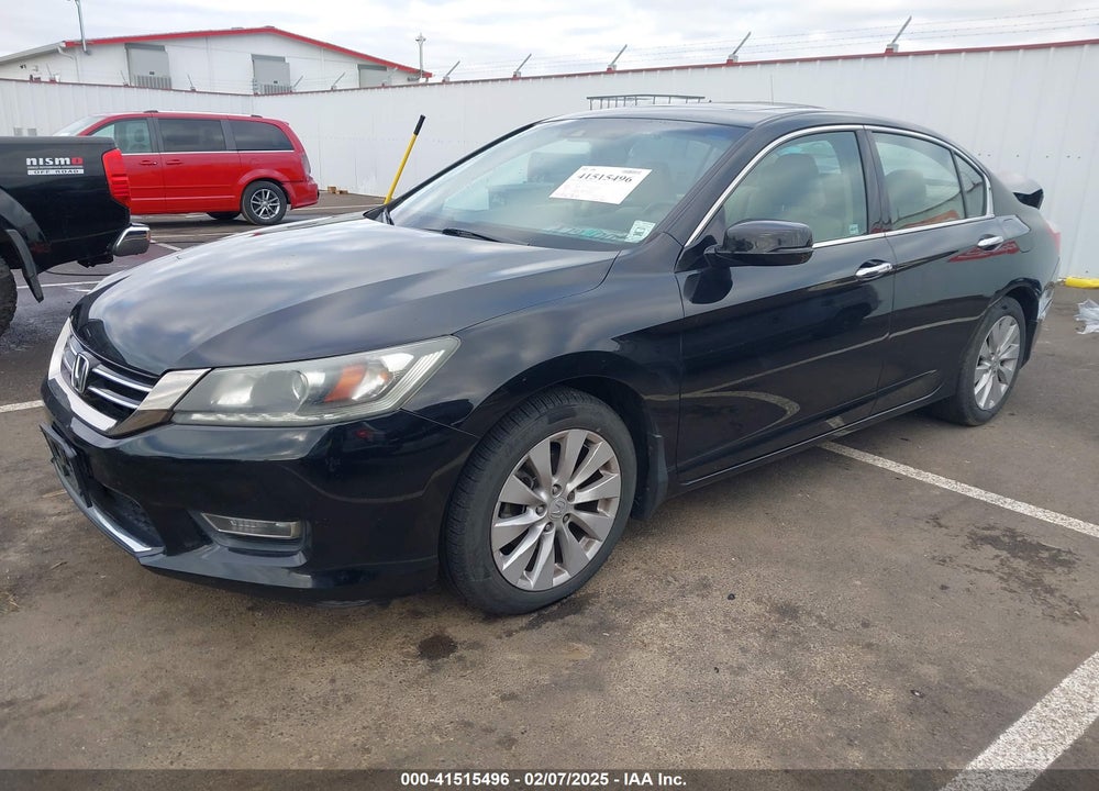 2013 HONDA ACCORD SDN VIN: 1HGCR3F84DA037586