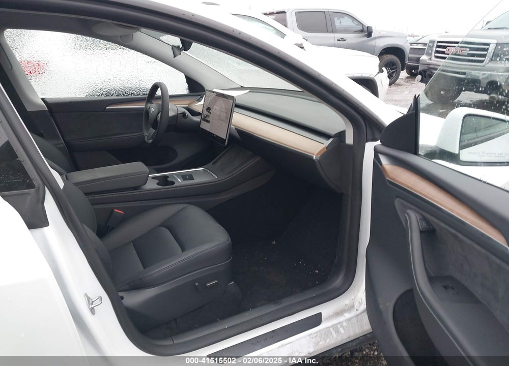 2024 TESLA MODEL Y LONG RANGE DUAL MOTOR ALL-WHEEL DRIVE VIN: 7SAYGDEE9RA257781