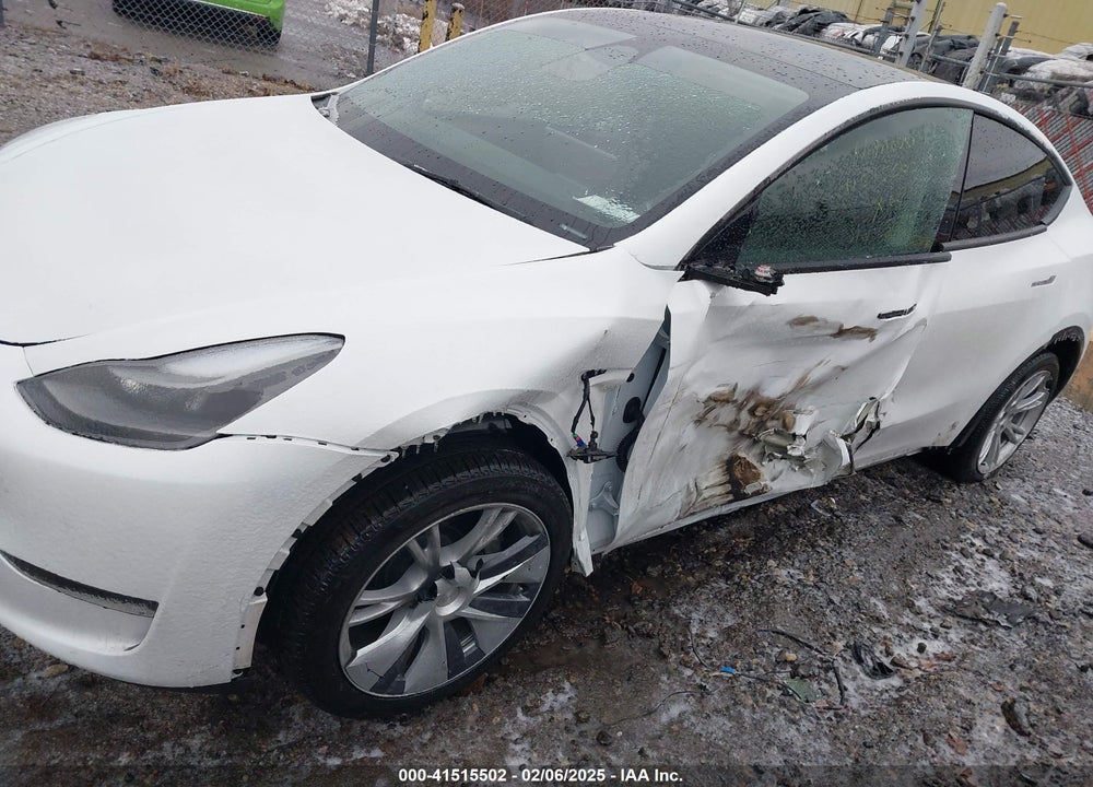 2024 TESLA MODEL Y LONG RANGE DUAL MOTOR ALL-WHEEL DRIVE VIN: 7SAYGDEE9RA257781