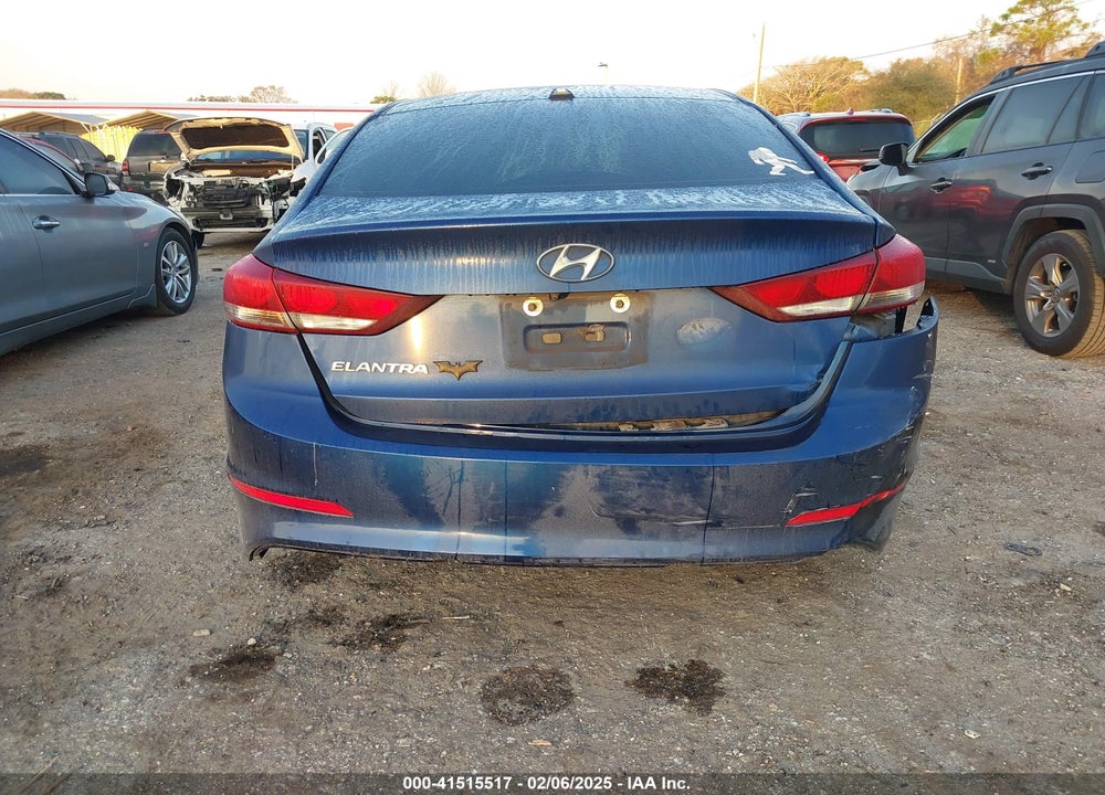 2018 HYUNDAI ELANTRA VIN: 5NPD84LF5JH385576