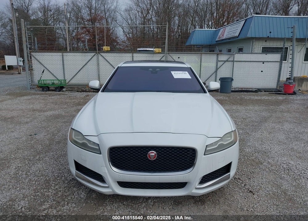 2016 JAGUAR XF VIN: SAJBE4BVXGCY10577