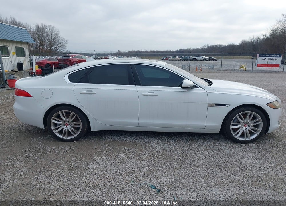 2016 JAGUAR XF VIN: SAJBE4BVXGCY10577