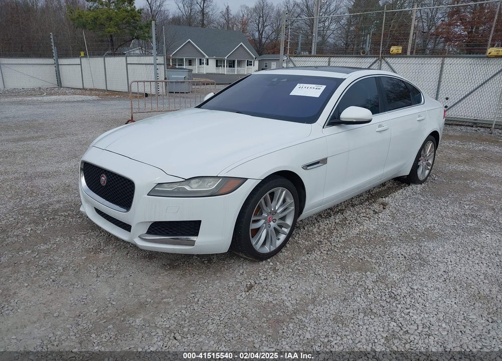 2016 JAGUAR XF VIN: SAJBE4BVXGCY10577