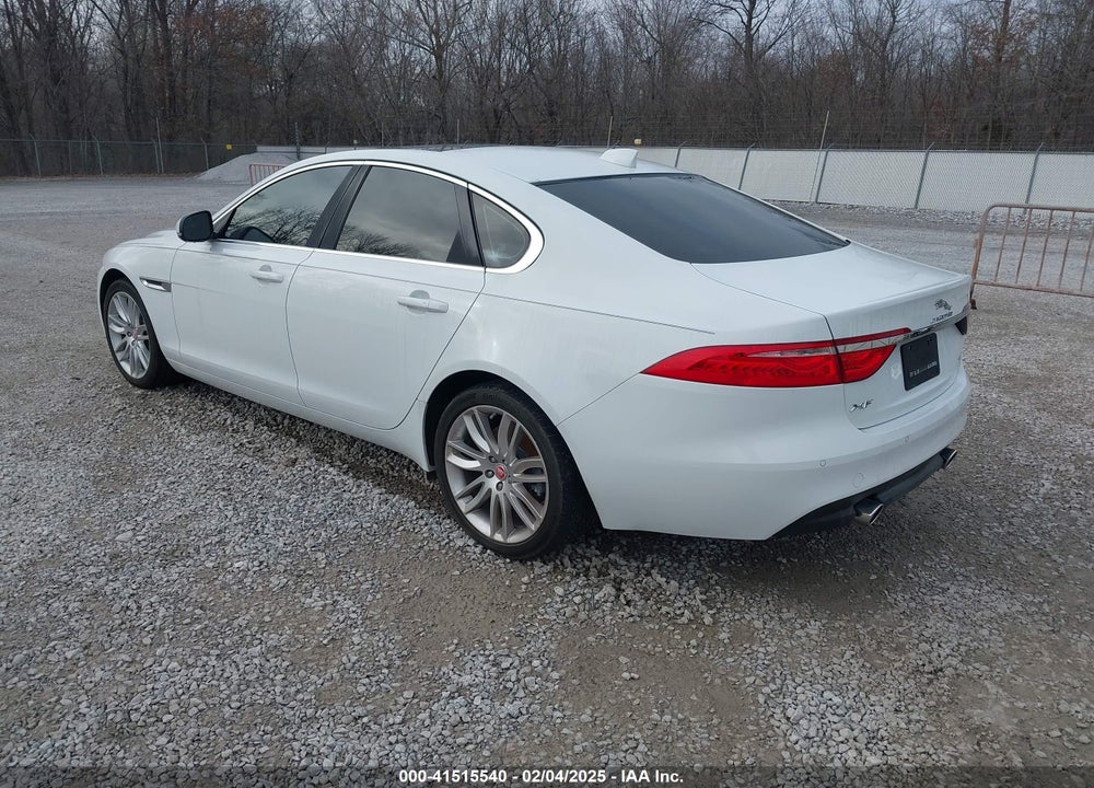 2016 JAGUAR XF VIN: SAJBE4BVXGCY10577