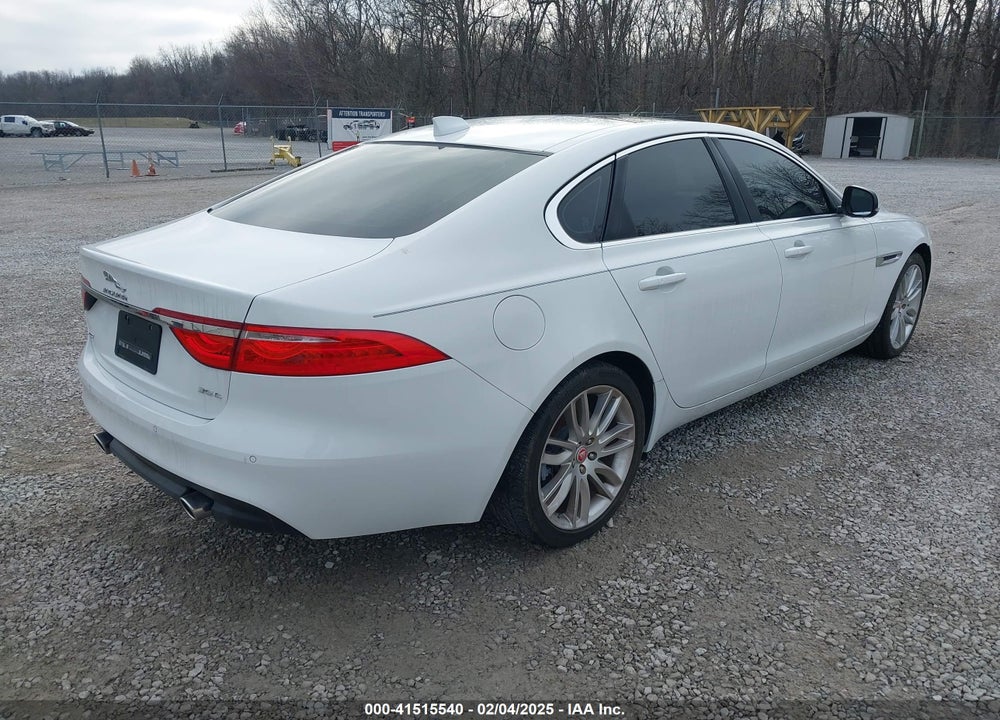 2016 JAGUAR XF VIN: SAJBE4BVXGCY10577