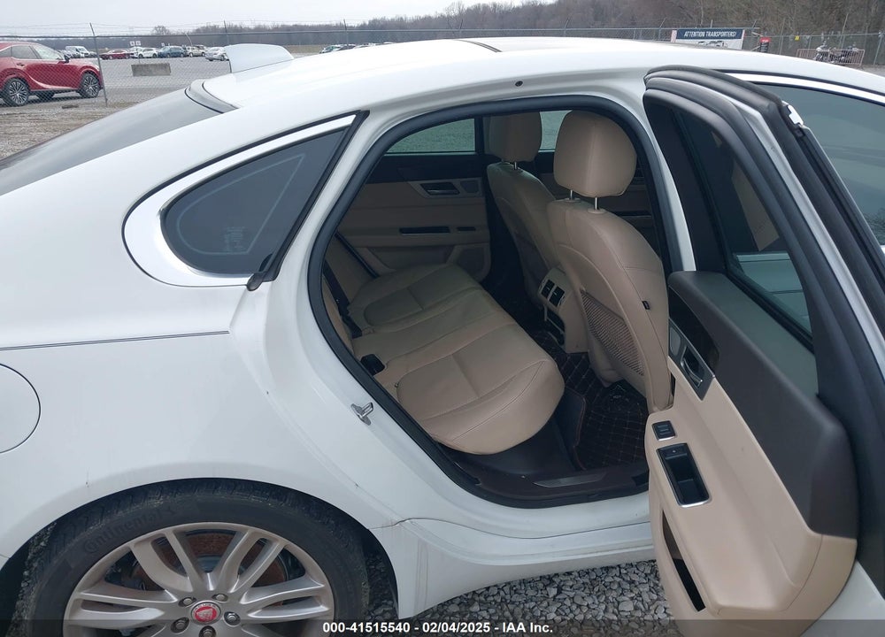 2016 JAGUAR XF VIN: SAJBE4BVXGCY10577
