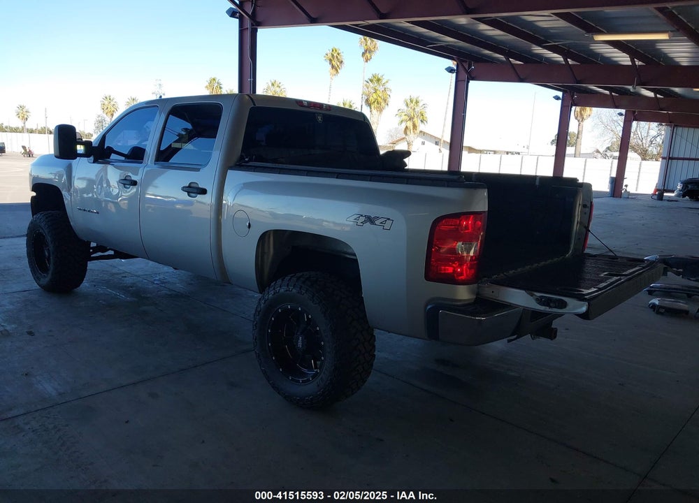 2011 CHEVROLET SILVERADO 1500 LT VIN: 1GCPKSE32BF212101