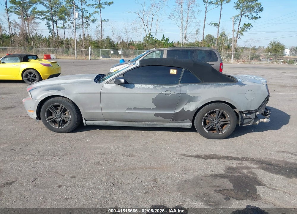 2011 FORD MUSTANG VIN: 1ZVBP8EM0B5155021