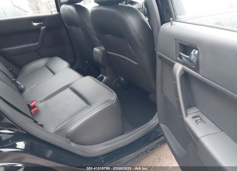 2011 FORD FOCUS VIN: 1FAHP3HN8BW133921