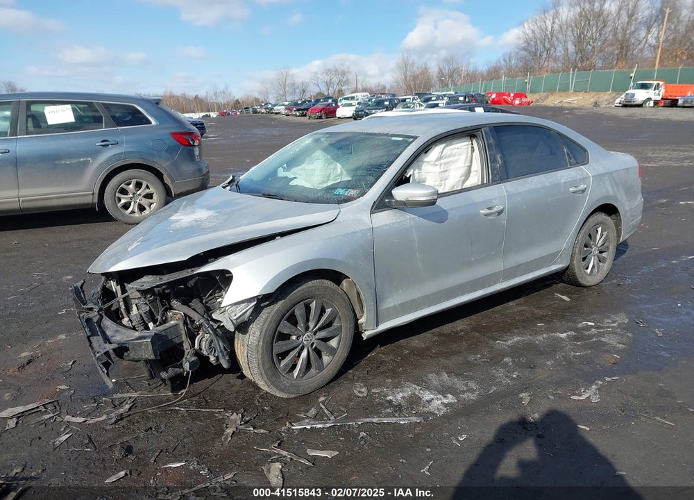 2015 VOLKSWAGEN PASSAT VIN: 1VWAT7A35FC054895