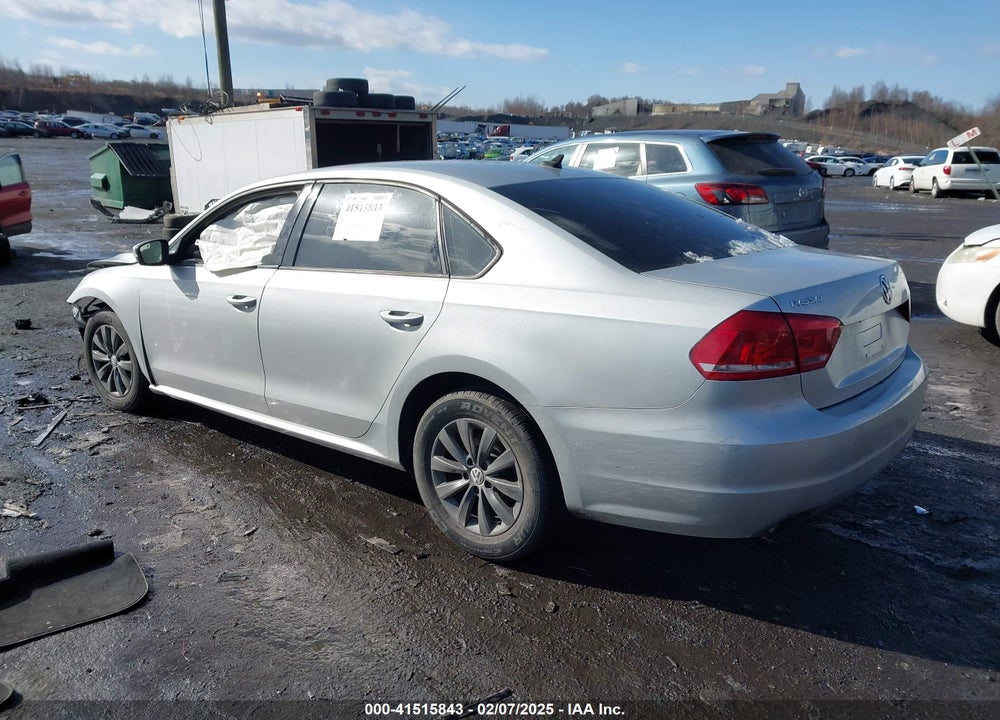 2015 VOLKSWAGEN PASSAT VIN: 1VWAT7A35FC054895