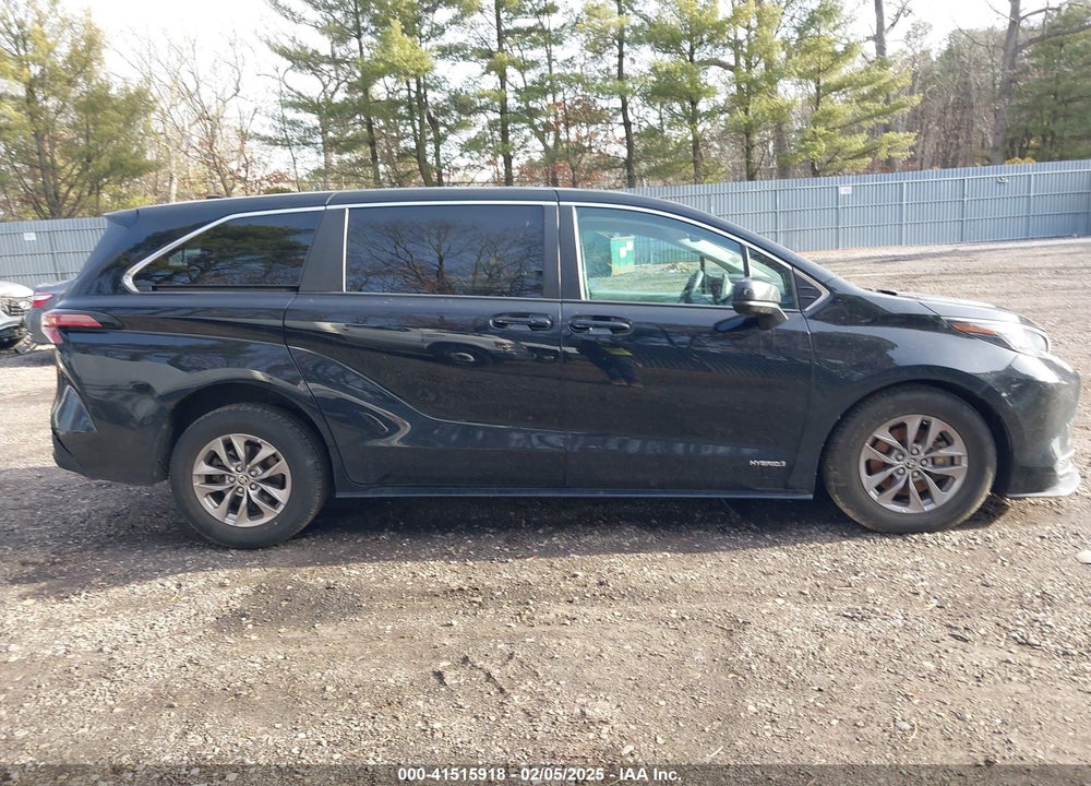 2021 TOYOTA SIENNA LE VIN: 5TDKRKEC9MS043364