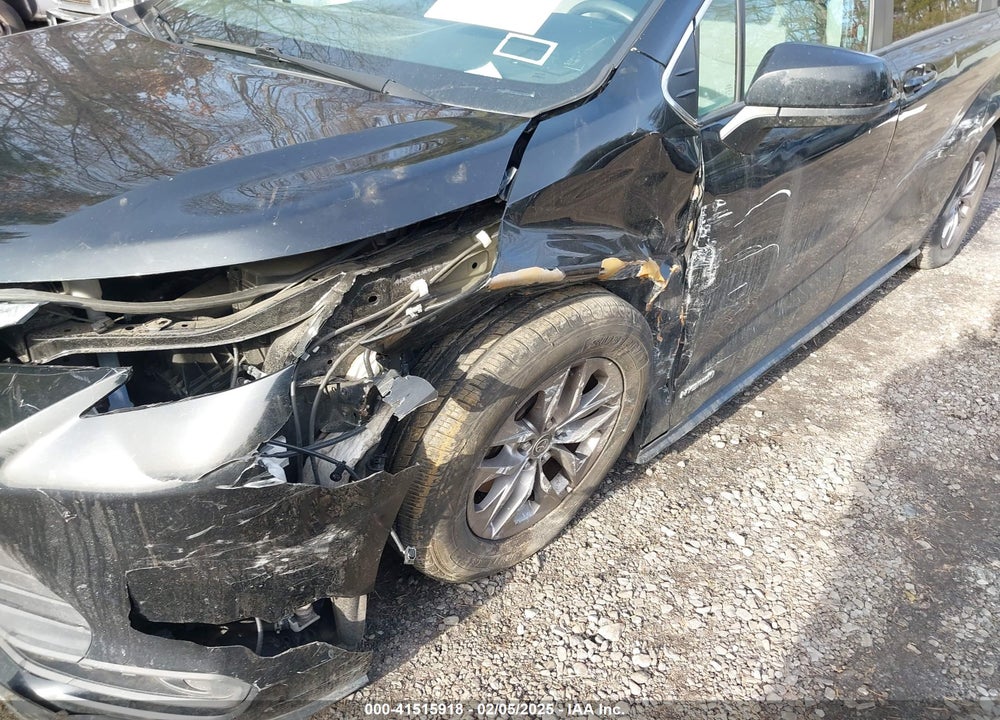2021 TOYOTA SIENNA LE VIN: 5TDKRKEC9MS043364