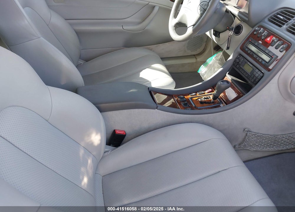 2000 MERCEDES-BENZ CLK 320 VIN: WDBLK65G3YT035088