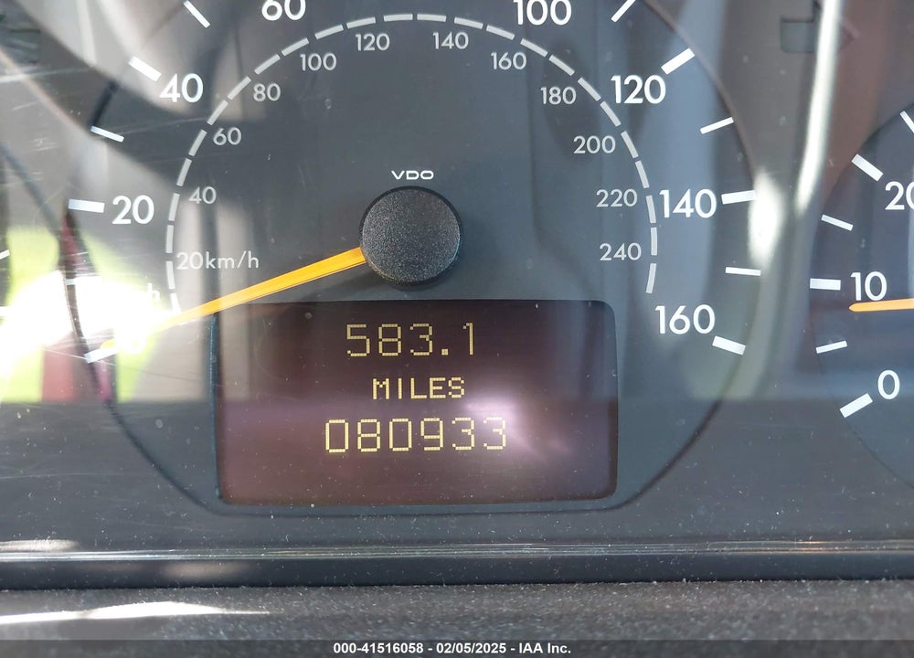 2000 MERCEDES-BENZ CLK 320 VIN: WDBLK65G3YT035088