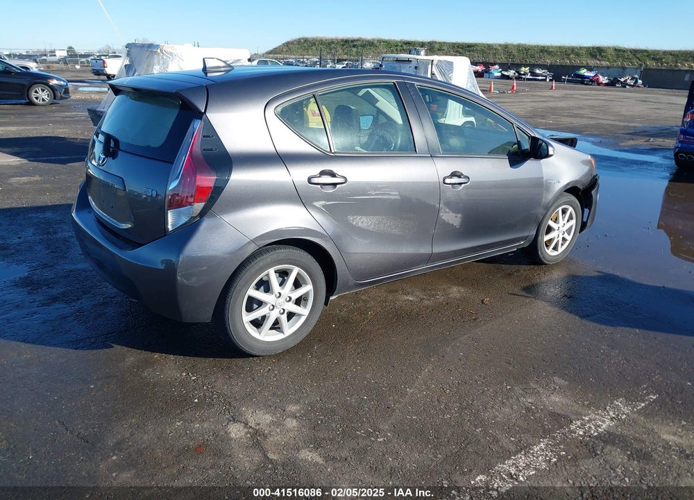 2016 TOYOTA PRIUS C VIN: JTDKDTB30G1127339