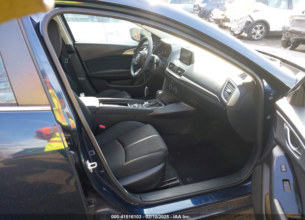 2018 MAZDA MAZDA3 VIN: 3MZBN1U76JM211657