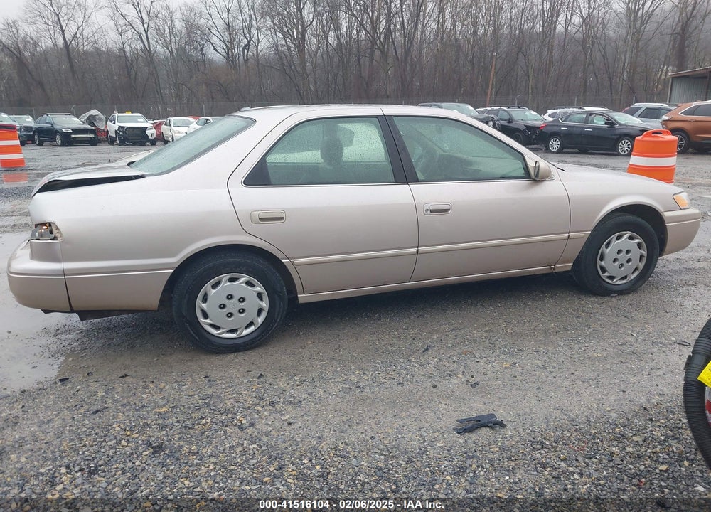 1997 TOYOTA CAMRY LE VIN: 4T1BG22K4VU759423