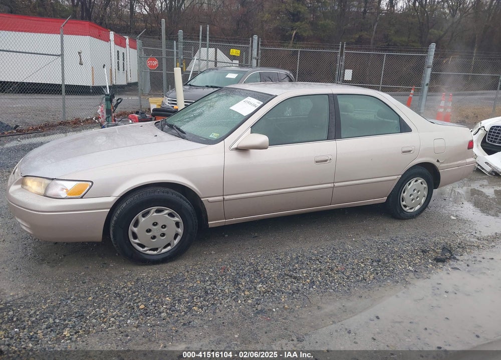 1997 TOYOTA CAMRY LE VIN: 4T1BG22K4VU759423