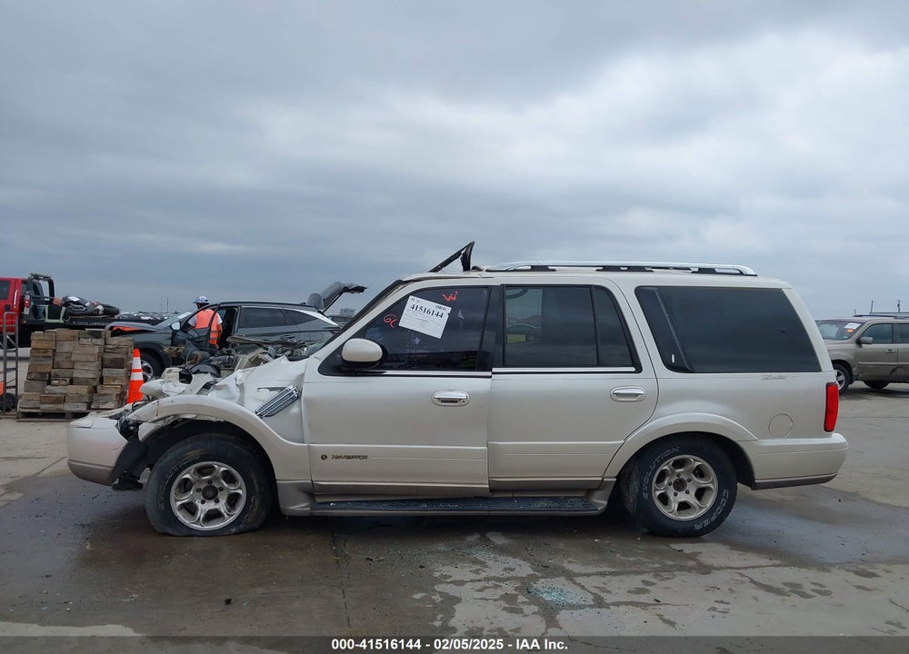 2000 LINCOLN NAVIGATOR VIN: 5LMEU27A4YLJ29673