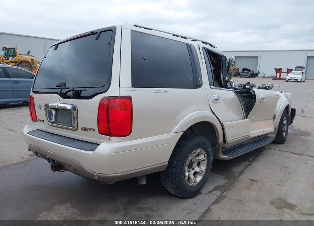 2000 LINCOLN NAVIGATOR VIN: 5LMEU27A4YLJ29673