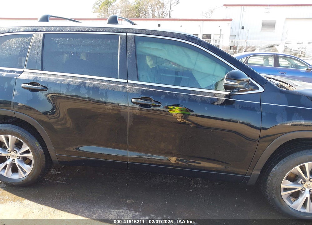2015 TOYOTA HIGHLANDER XLE V6 VIN: 5TDKKRFH7FS056107