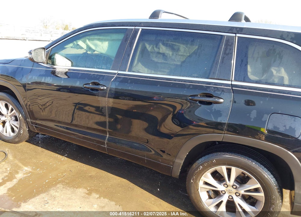 2015 TOYOTA HIGHLANDER XLE V6 VIN: 5TDKKRFH7FS056107