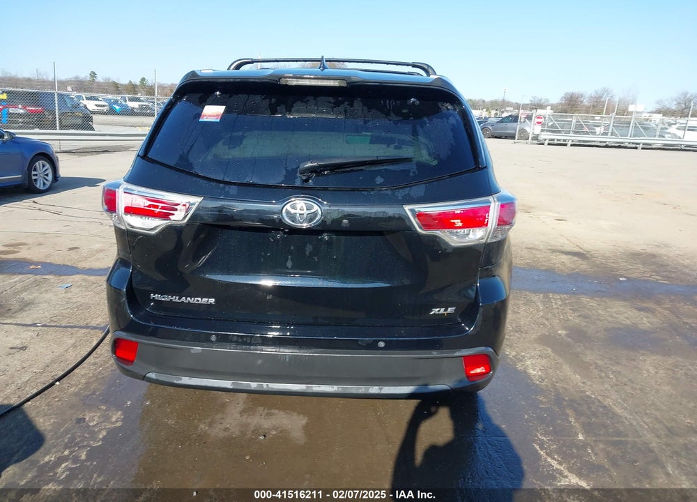 2015 TOYOTA HIGHLANDER XLE V6 VIN: 5TDKKRFH7FS056107