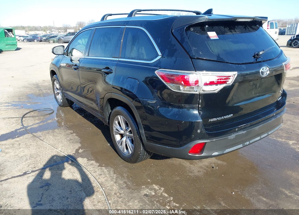 2015 TOYOTA HIGHLANDER XLE V6 VIN: 5TDKKRFH7FS056107