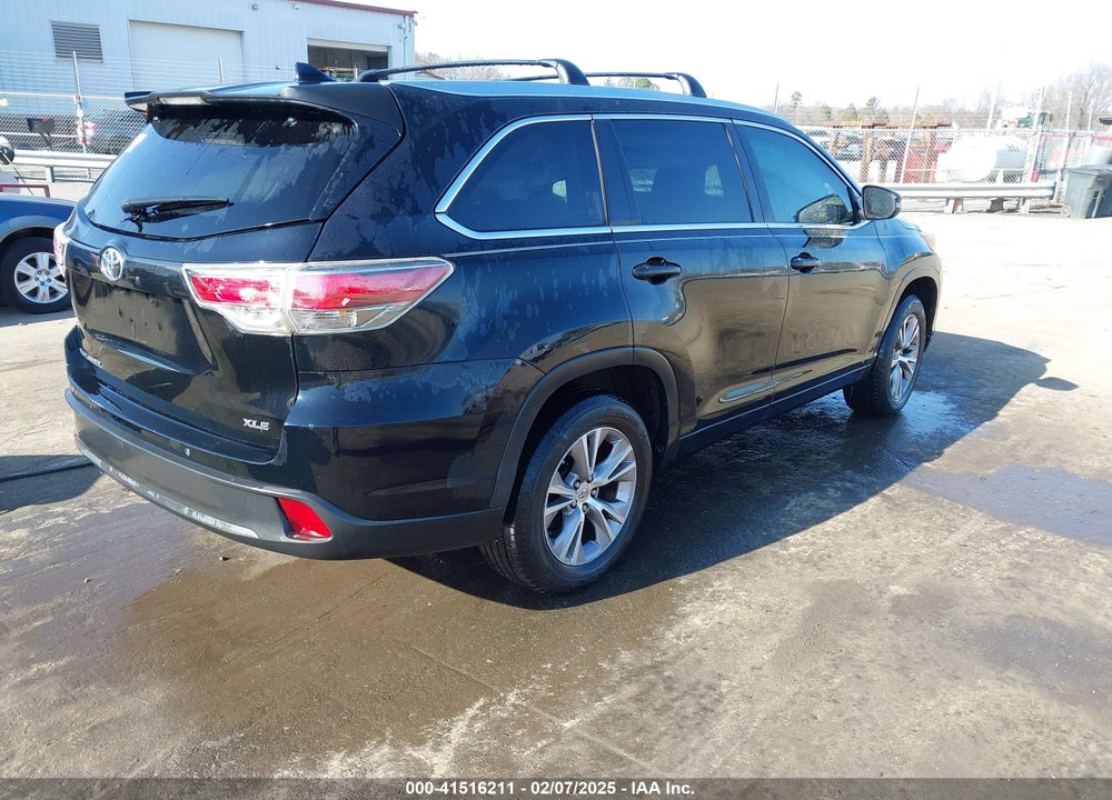2015 TOYOTA HIGHLANDER XLE V6 VIN: 5TDKKRFH7FS056107