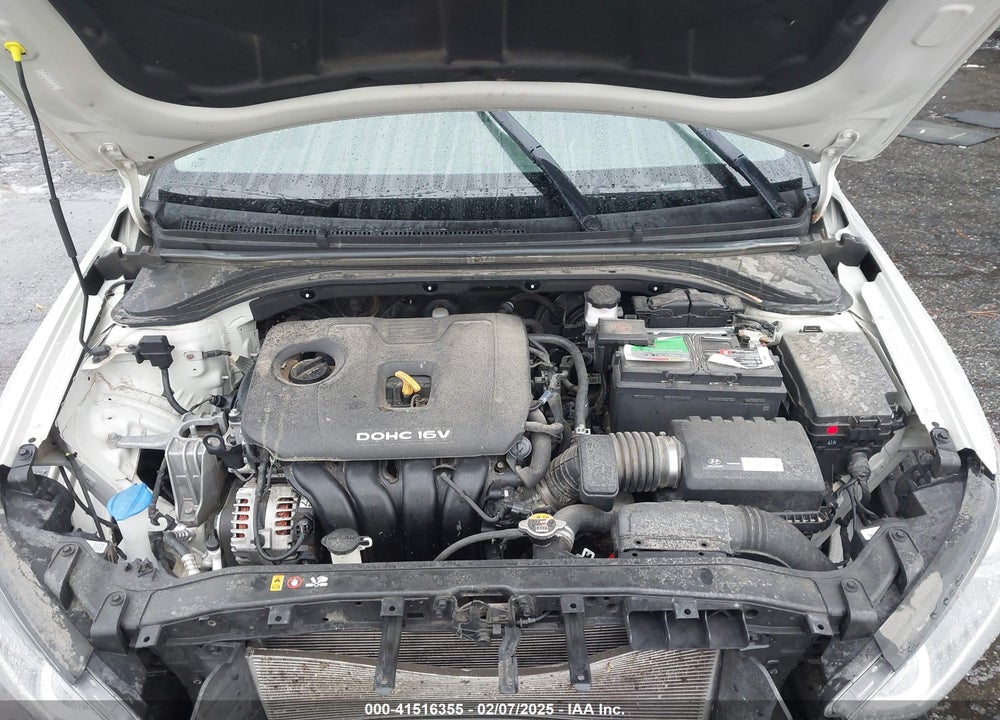 2017 HYUNDAI ELANTRA VIN: KMHD84LF9HU271575