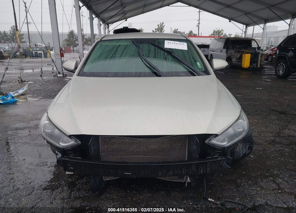 2017 HYUNDAI ELANTRA VIN: KMHD84LF9HU271575