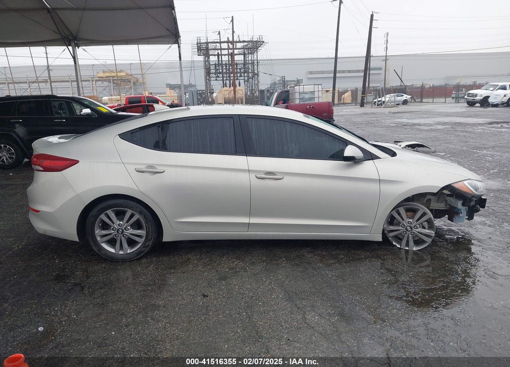 2017 HYUNDAI ELANTRA VIN: KMHD84LF9HU271575